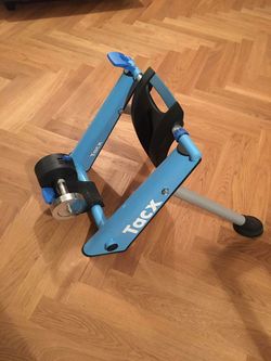 Tacx Blue Twist bike trainer