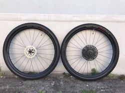 Zapletená kola Specialized 29”, boost, s kazetou, plášti i kotouči