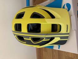 NOVÁ Přilba GIANT RAIL, matte yellow-black, velikost L
