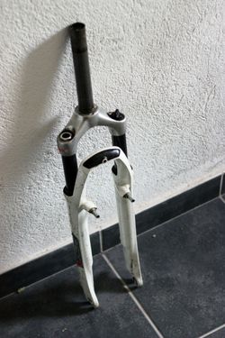 Prodám starou vidlici na crosové/trekové kolo 28"