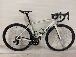 PRODÁM EXKLUZIVNÍ SILNIČNÍ KOLO GIANT TCR Advanced SL Composite