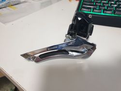 Přesmykač Shimano 105 FD-R7000 (objímka)