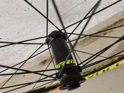 Syncros 3.0 29" Boost, přední 15x110, zadní 12x148, ořech XD, CenterLock, TR
