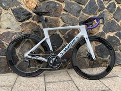 S-Works Venge, Ultegra Di2 + Wattmetr, kola FFWD