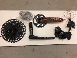 Nová, nikdy nejetá sada SRAM NX Eagle DUB ( 175mm kliky - 32z), 100% stav