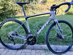 Prodej-Giant Defy