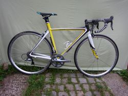 GT Team fullcarbon pro jezdce 160-168cm, Shimano Dura Ace, karbonové doplňky, váha pouze 7,2kg!