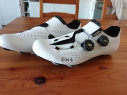Fizik Finito R1 Bile vel 41 (spise 41.5 ci 42) - najeto 2000km