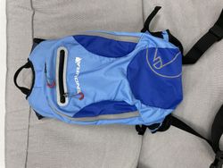 Prodám Endura batoh SINGLETRACK s svakem na vodu - modrý