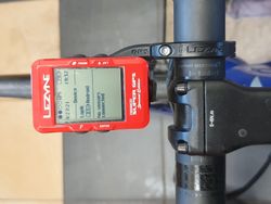 Prodám computer Lezyne Super GPS special edition včetně pásu