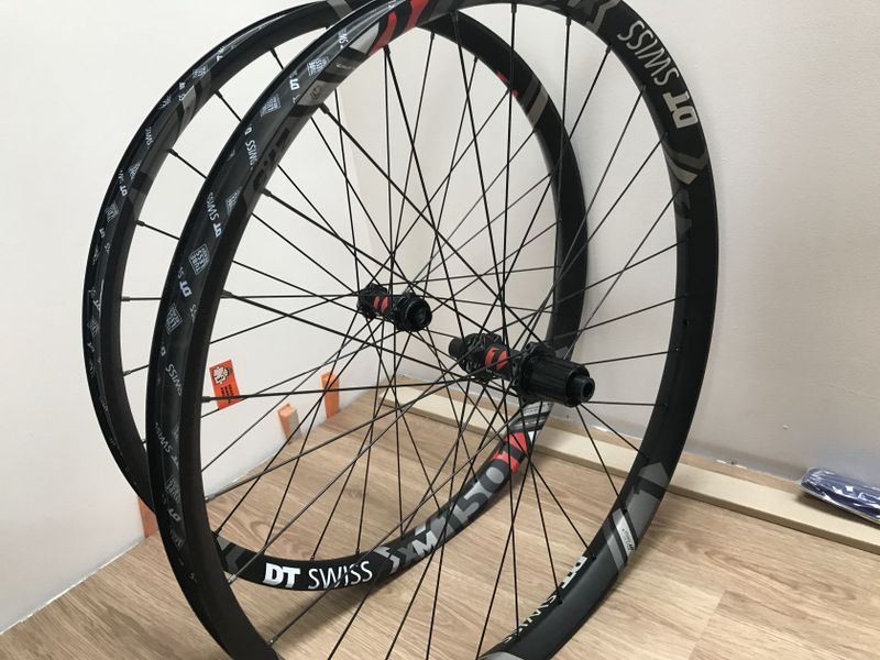 DT SWISS XM 1501 SPLINE pár new