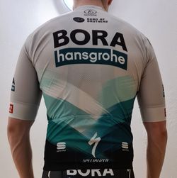 Dres Bora Hansgrohe 2021 krátký rukáv