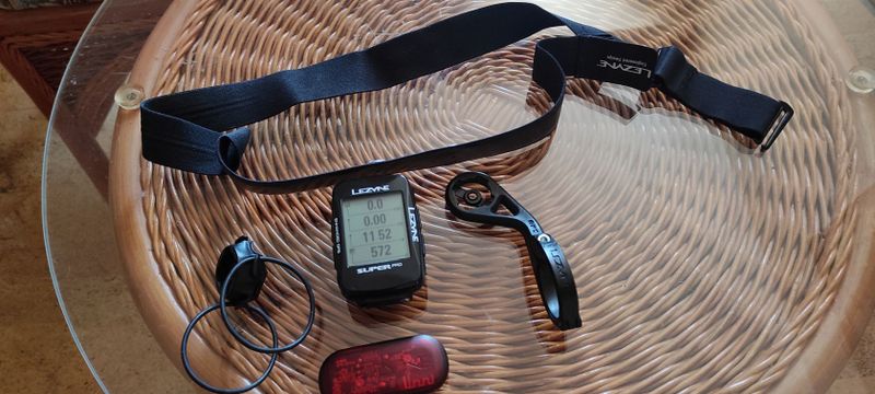 Lezyne Super Pro GPS + hrudní pás + držáky