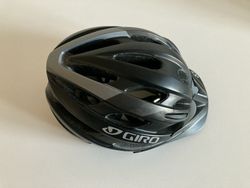 Cyklistická helma Giro Revel MIPS