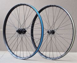 VÝPRODEJ! zapletená kola 29" Race Face AR30/Shimano MT410 Boost CL disc (ořech Microspline)