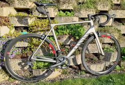 Canyon Ultimate CF SLX, Ultegra Di2, BlackJack 38 karbon, vel. L