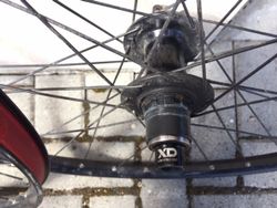 Zapletená kola z Ghost Lector, náboj pro Sram GX Eagle, přední náboj pro booster