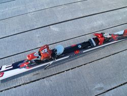 Závodní sjezdové lyže Atomic Race GS 10 174cm