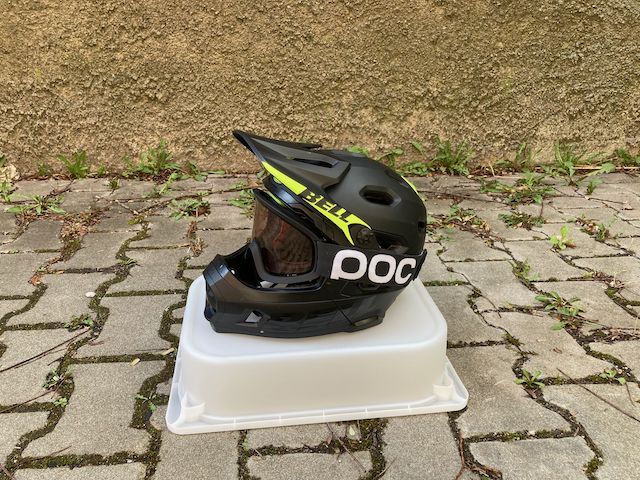 Bell Super DH MIPS integrální helma vel. M