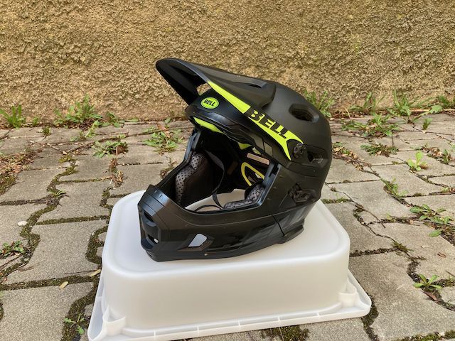 Bell Super DH MIPS integrální helma vel. M