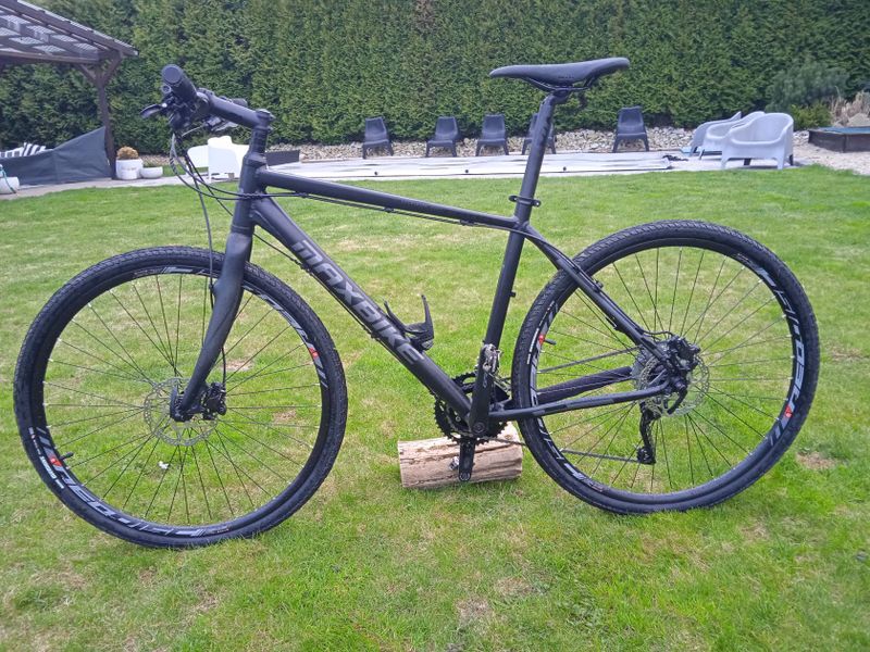 Krosové kolo na rámu Maxbike, osazení Shimano GRX