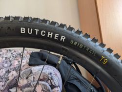 Specialized Butcher T9 + Eliminator T7, tubeless ready, almost new