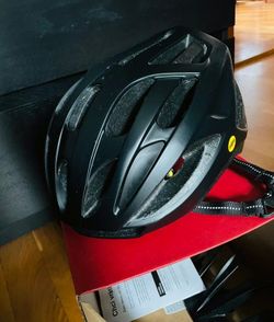 Cyklistická helma Specialized Align Mips