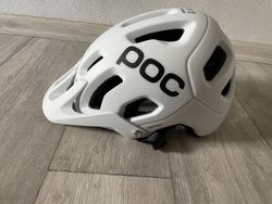 Nová, nepouzita helma POC