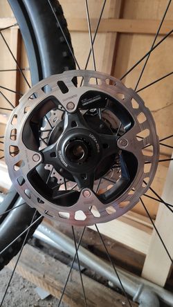 Shimano RT-MT900 140mm brzdové kotouče