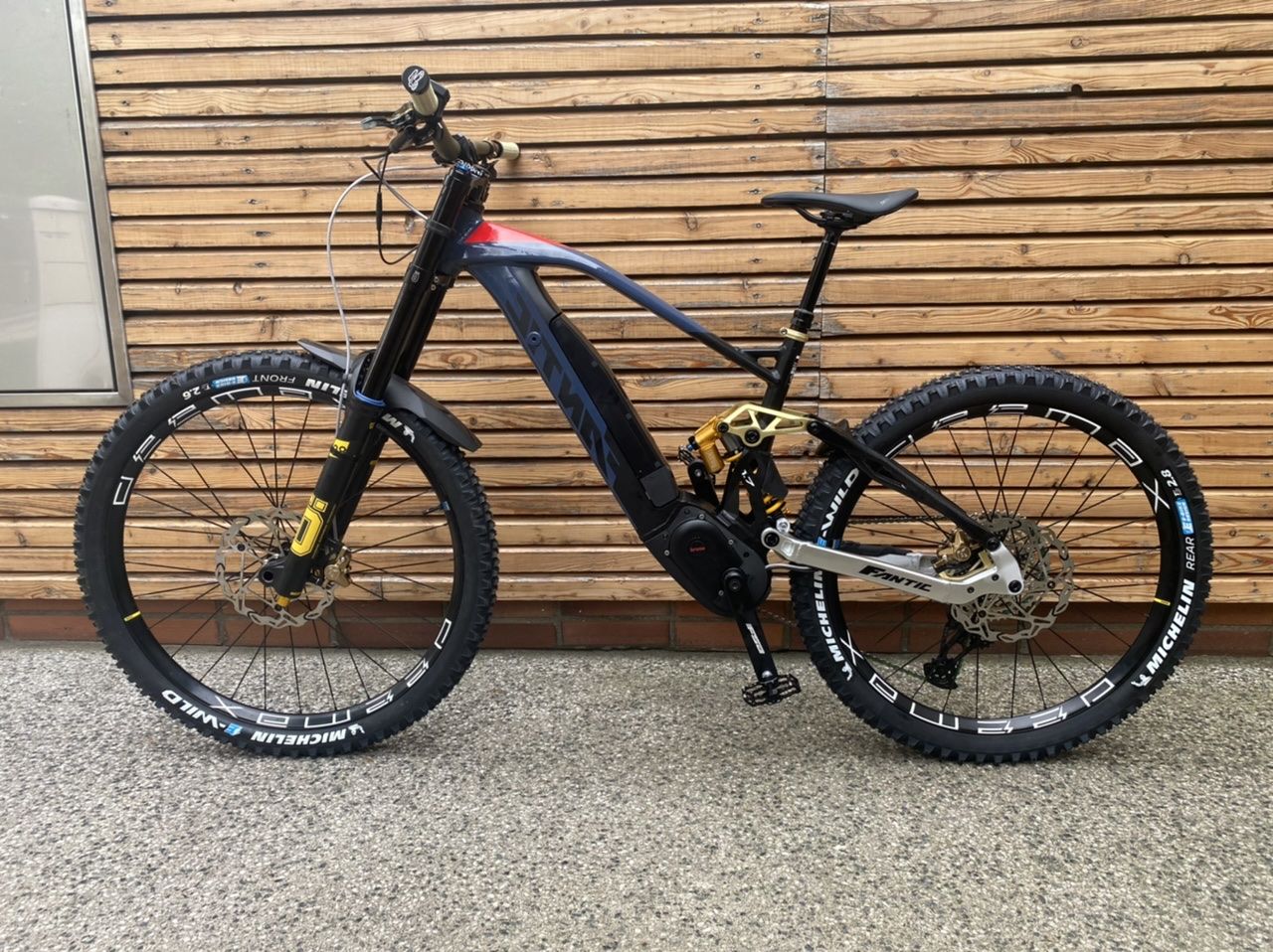 Fantic XXF 2.0 Factory gold AXS | Cyklobazar.cz