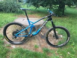 CANYON Strive CF 9.0 RACE 2018 Možno i na díly. Rám + tlumič + sedlovka