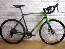 GIANT TCX na Shimano 105/ULTEGRA, vel L. Super stav