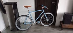 Modrý singlespeed bike