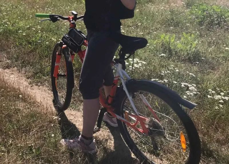 Odcizené kolo Specialized oranžovo-bílé