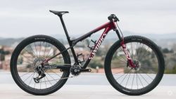 Nový Specialized S-Works Epic 2023 - konec závodních hardtailů?