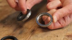 Jak servisovat ložiska hlavového složení a proč je to důležité